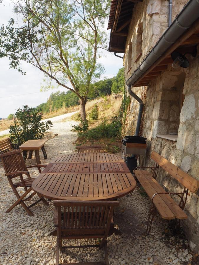 Gite Les Cabanes De Fallot Pour 15 Personnes - Piscine Naturelle L'isle-Bouzon Esterno foto